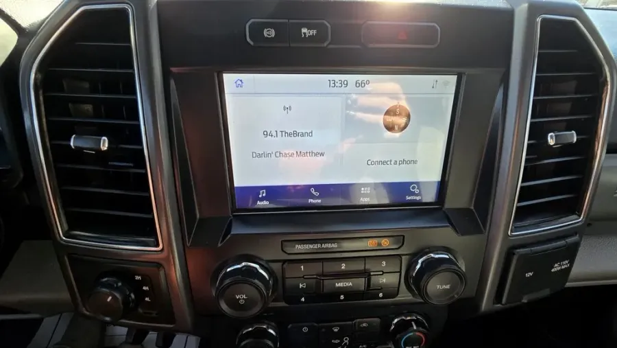 2022 Ford F-350 | Photo 17 of 24