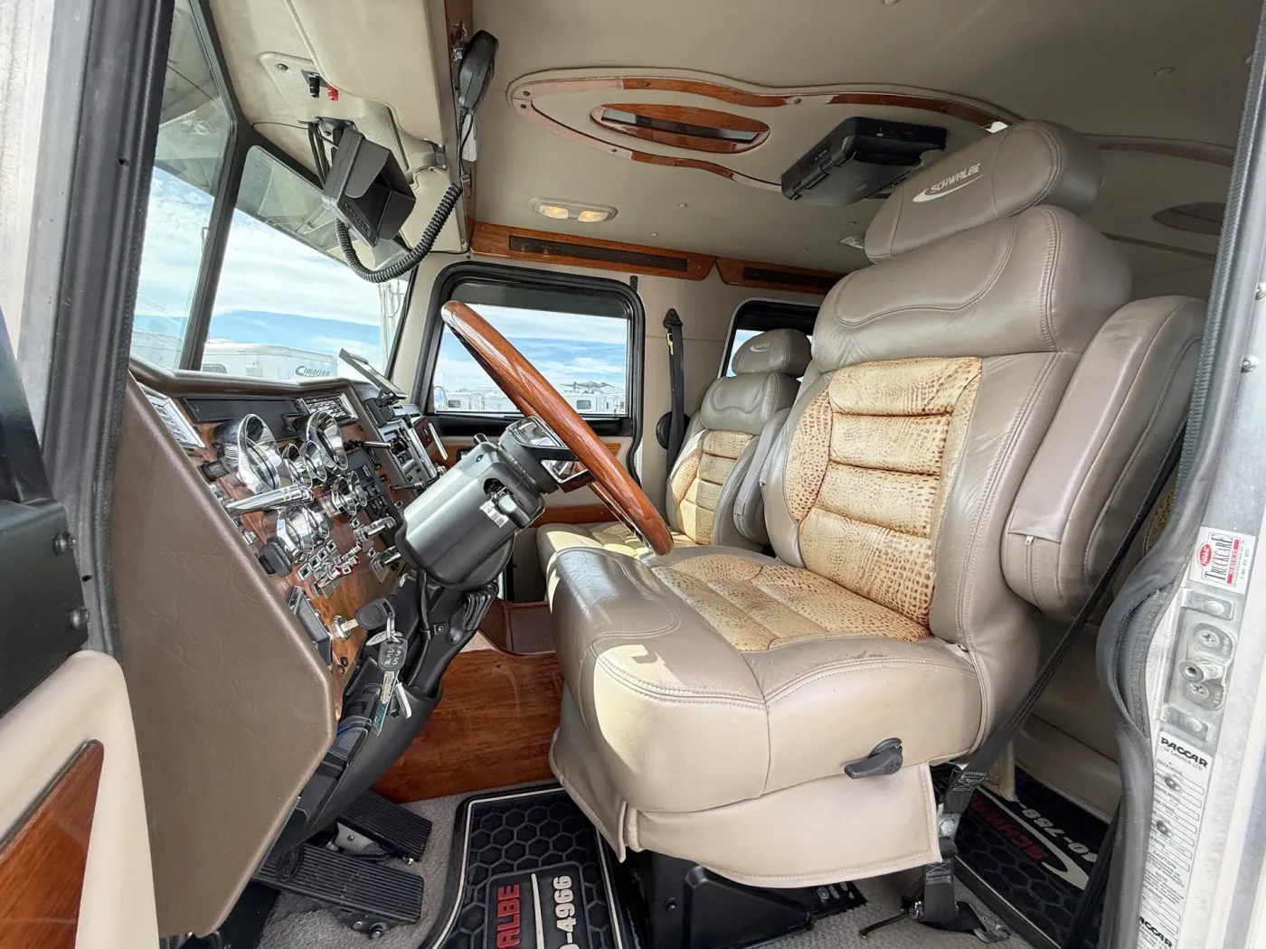 2008 Peterbilt 330 Schwalbe Hauler | Photo 4 of 19