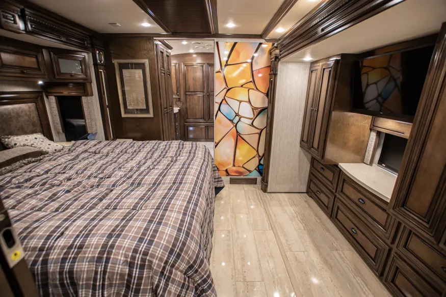 2019 Newmar Dutch Star 4369 | Photo 25 of 31