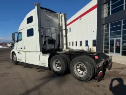 2024 Volvo VNL | Thumbnail Photo 3 of 18