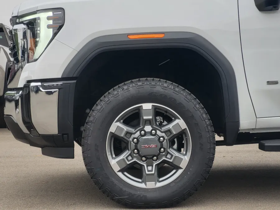 2026 GMC Sierra 2500HD SLT | Photo 8 of 25