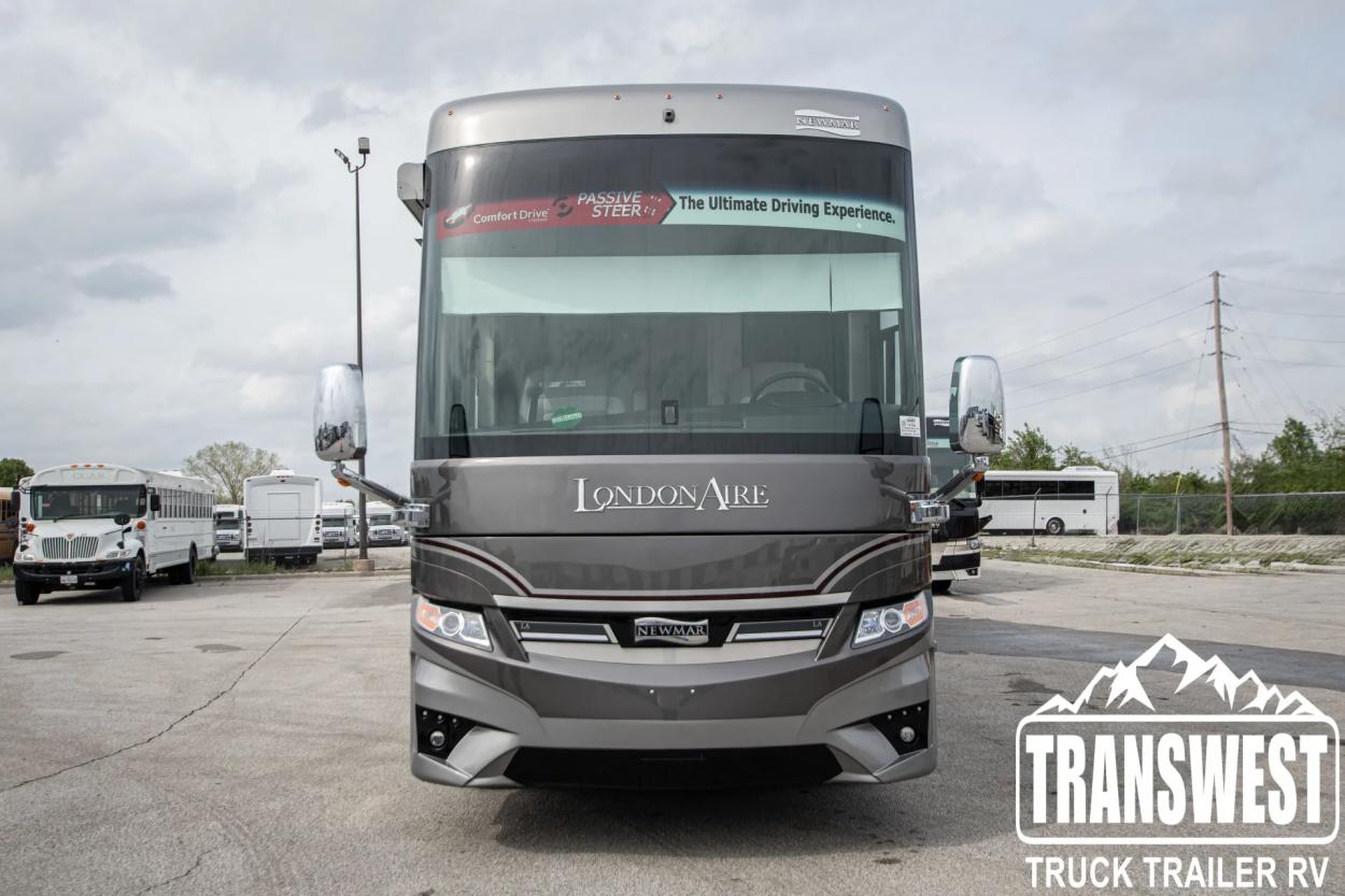 2024 Newmar London Aire 4551 | Photo 4 of 46