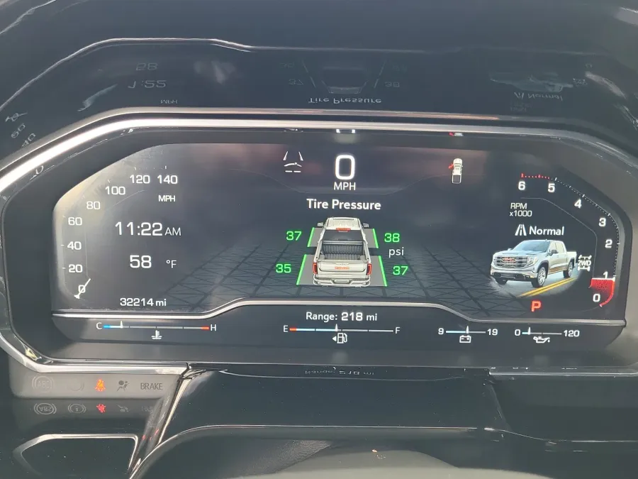 2025 GMC Sierra 1500 Elevation | Photo 11 of 23