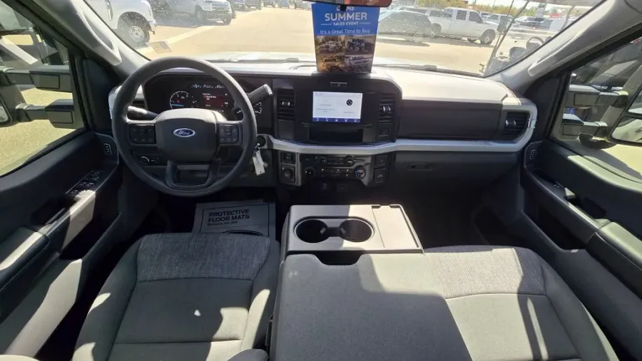 2025 Ford Super Duty F-250 | Photo 22 of 26