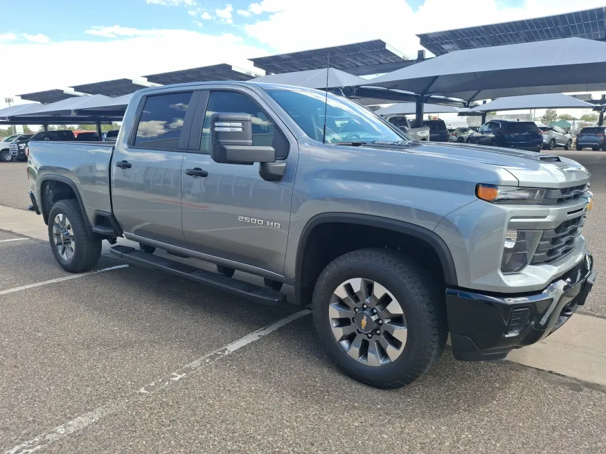 2026 Chevrolet Silverado 2500HD Custom | Photo 6 of 17