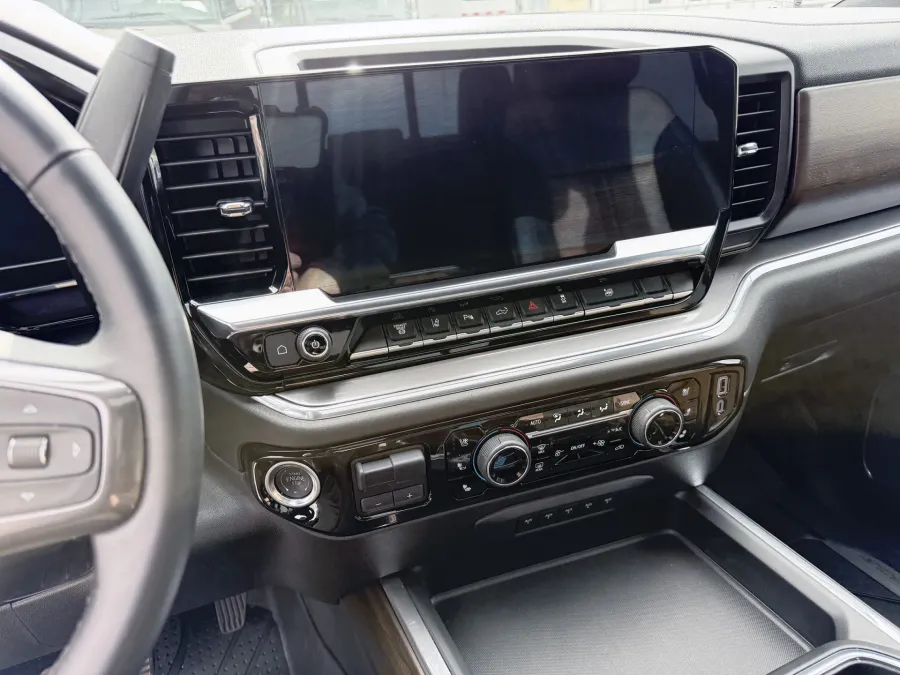 2025 Chevrolet Silverado 3500HD High Country | Photo 7 of 23