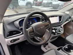 2024 Chrysler Pacifica Touring L | Thumbnail Photo 9 of 24