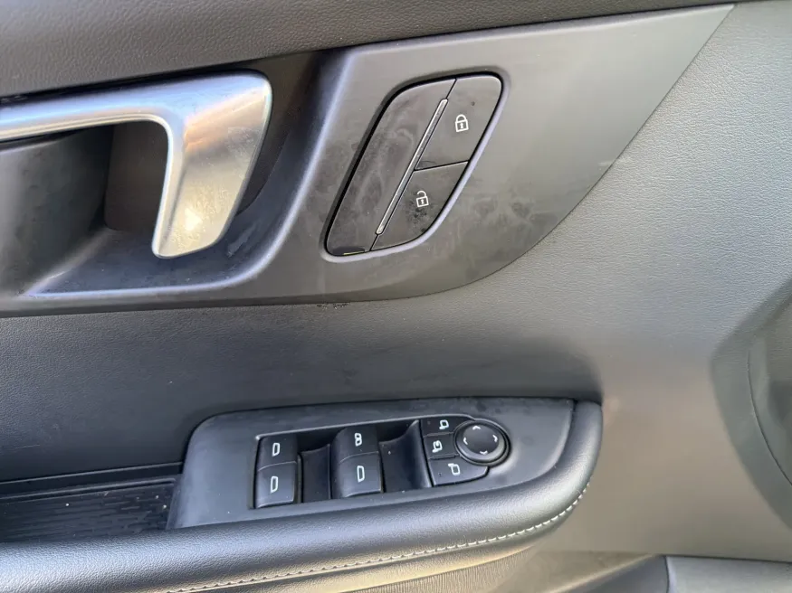 2025 Buick Enclave Preferred | Photo 14 of 23