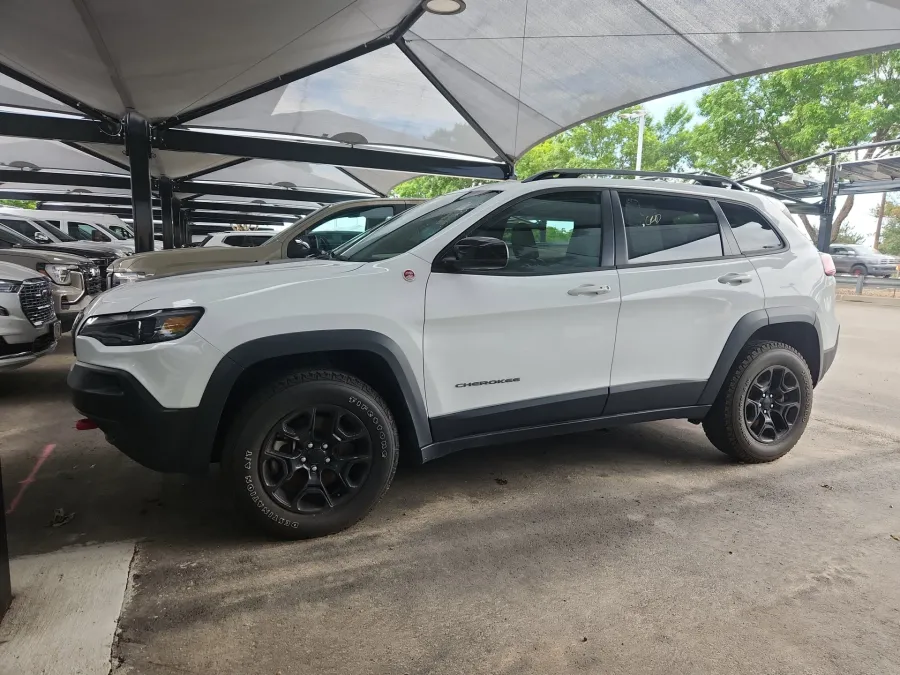 2022 Jeep Cherokee Trailhawk | Photo 1 of 3