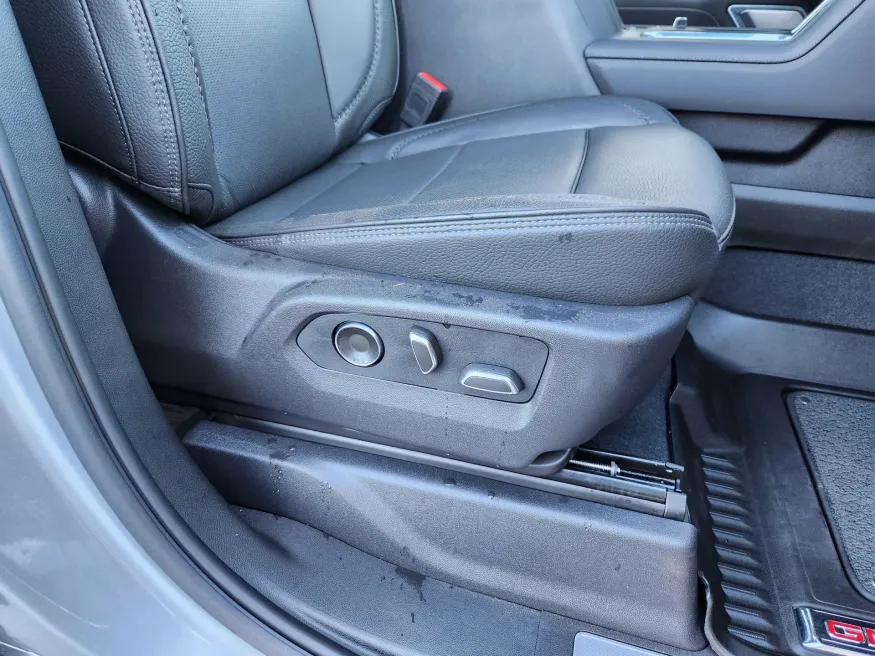 2024 GMC Sierra 2500HD Denali | Photo 18 of 31