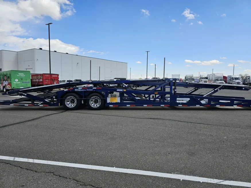 2024 Peterbilt 389 | Photo 9 of 32