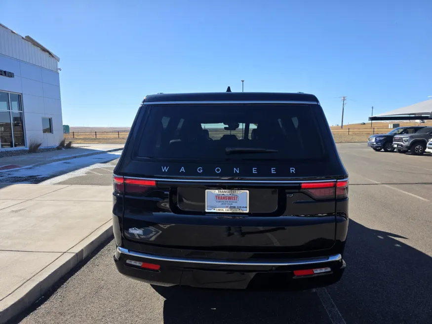 2025 Jeep Wagoneer L Base | Photo 6 of 34