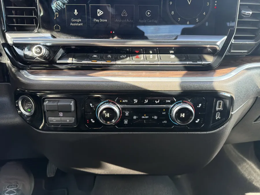 2025 GMC Sierra 1500 SLT | Photo 17 of 20