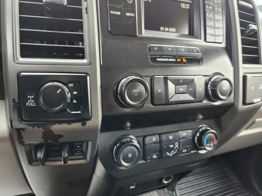 2019 Ford Super Duty F-350 SRW | Photo 28 of 30