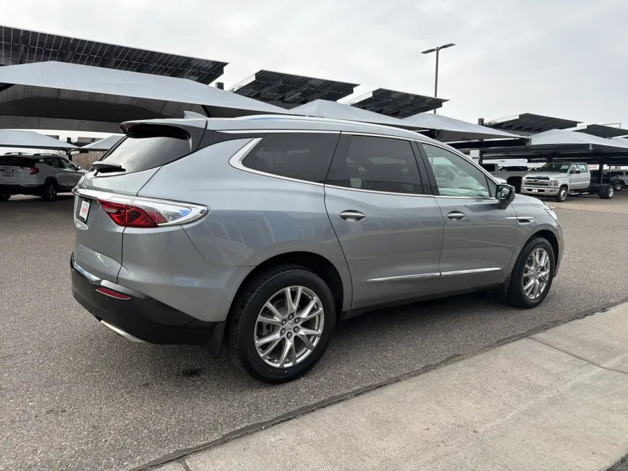 2023 Buick Enclave Premium | Photo 4 of 25
