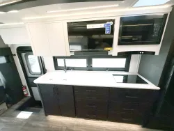 2026 Newmar Freedom Aire 2515 | Thumbnail Photo 10 of 23
