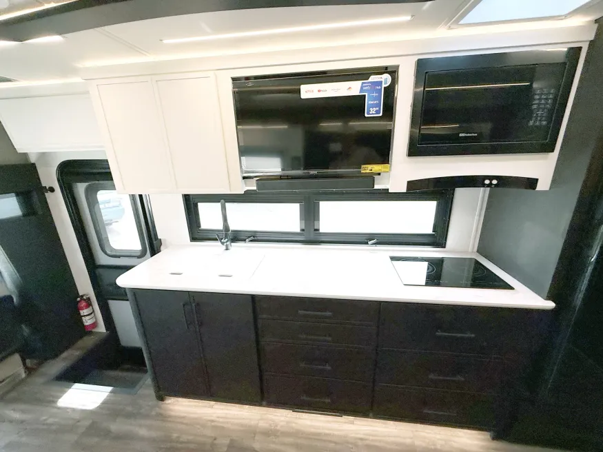 2026 Newmar Freedom Aire 2515 | Photo 10 of 23