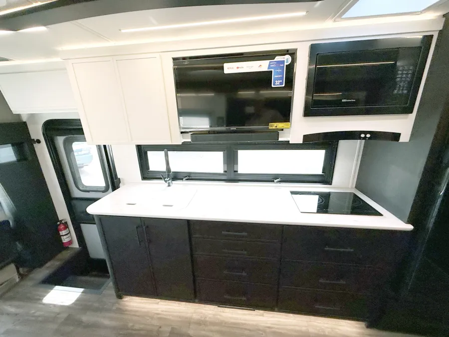 2026 Newmar Freedom Aire 2515 | Photo 10 of 23