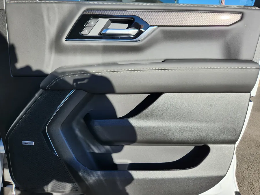 2026 GMC Yukon Elevation | Photo 18 of 30