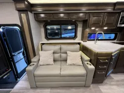 2022 Entegra Accolade 37M | Thumbnail Photo 12 of 19