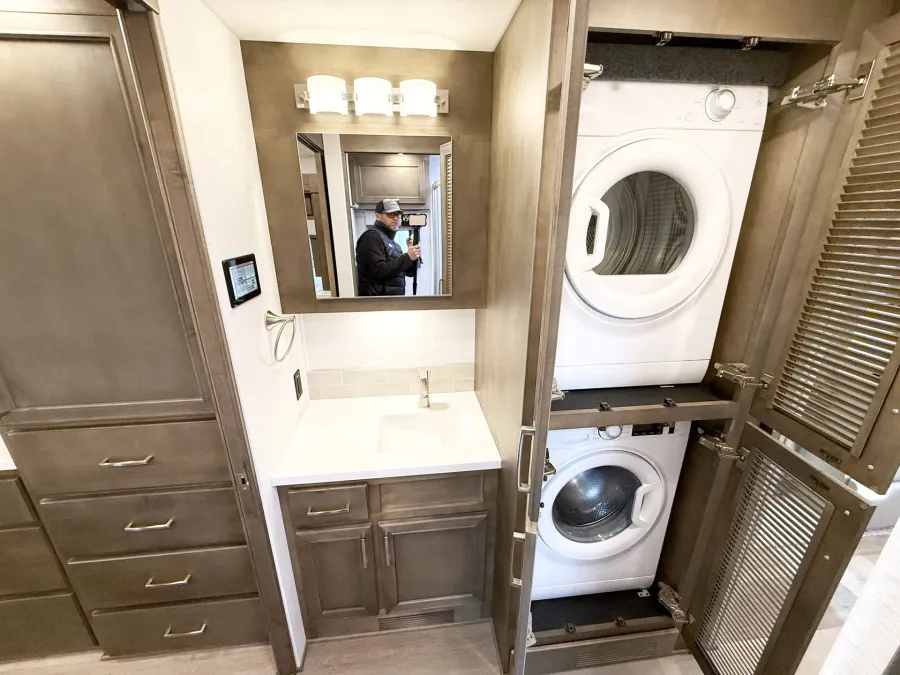 2026 Renegade Verona 40VTS | Photo 15 of 31