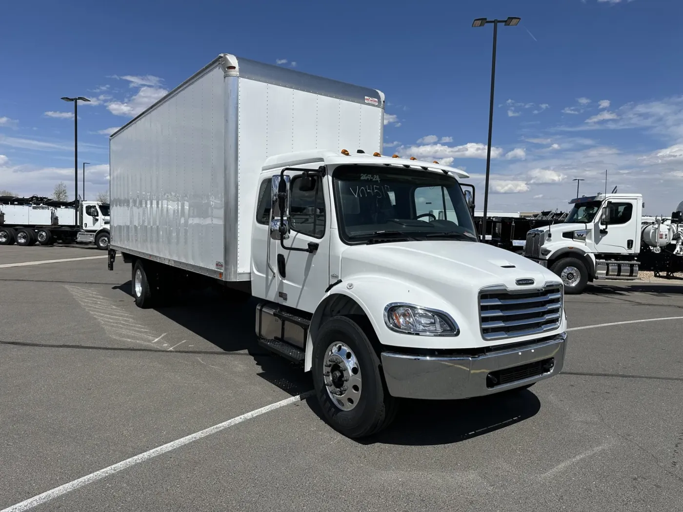 2025 Freightliner M2 106 | Photo 3 of 16