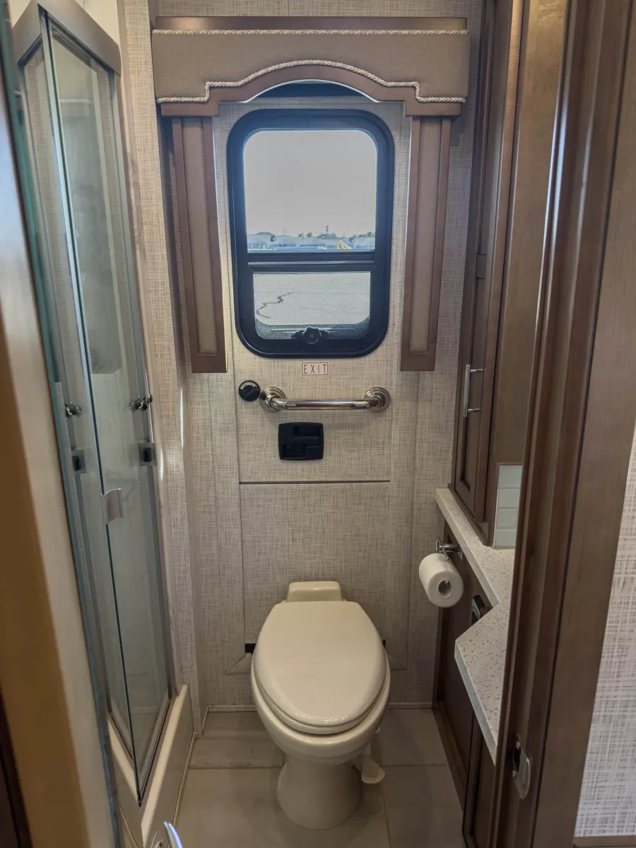 2021 Newmar Ventana 3412 | Photo 23 of 39