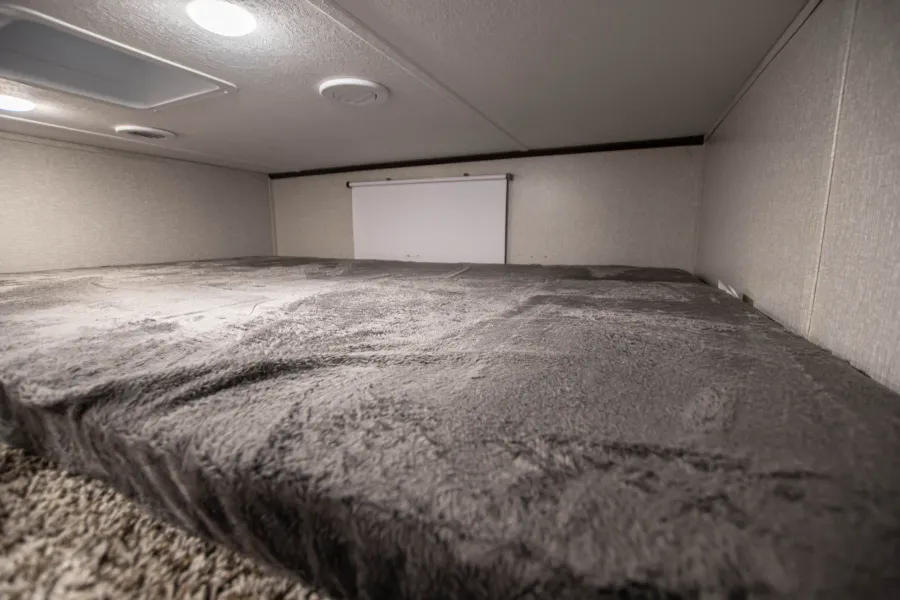 2022 Coachmen Brookstone 398MBL | Photo 21 of 27