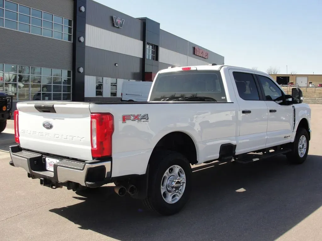 2023 Ford Super Duty F-350 XL | Photo 4 of 14