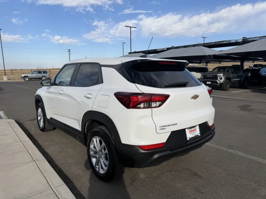 2024 Chevrolet Trailblazer LS | Photo 5 of 16