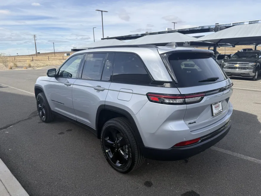 2025 Jeep Grand Cherokee Altitude X | Photo 5 of 16