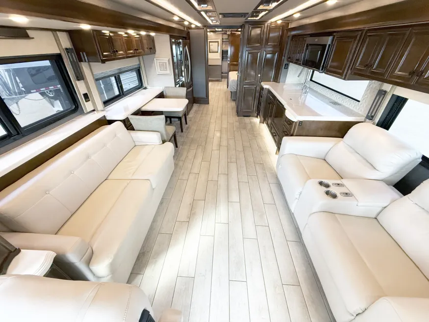 2022 Tiffin Allegro Bus 45OPP | Photo 3 of 32