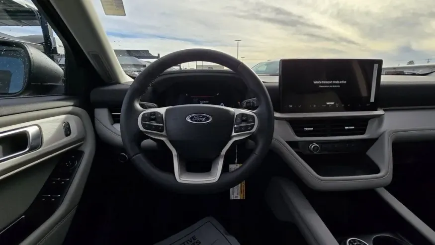 2026 Ford Explorer | Photo 16 of 32