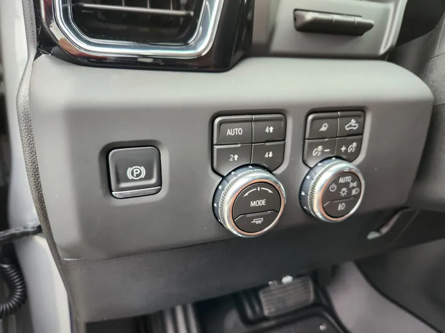 2026 GMC Sierra 3500HD Denali Ultimate | Photo 6 of 31