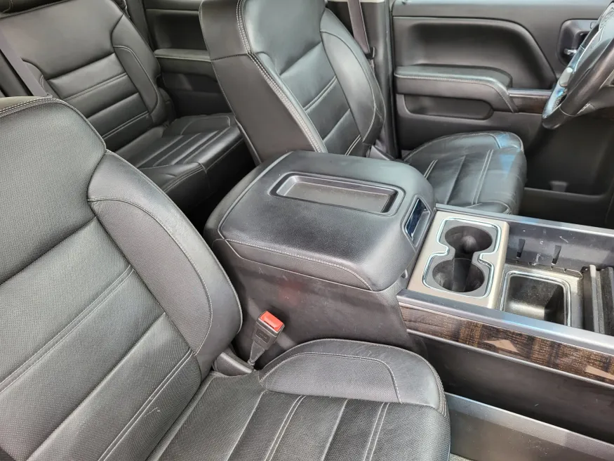 2015 GMC Sierra 2500HD Denali | Photo 12 of 24