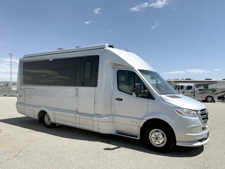 2020 Airstream Atlas Tommy Bahama