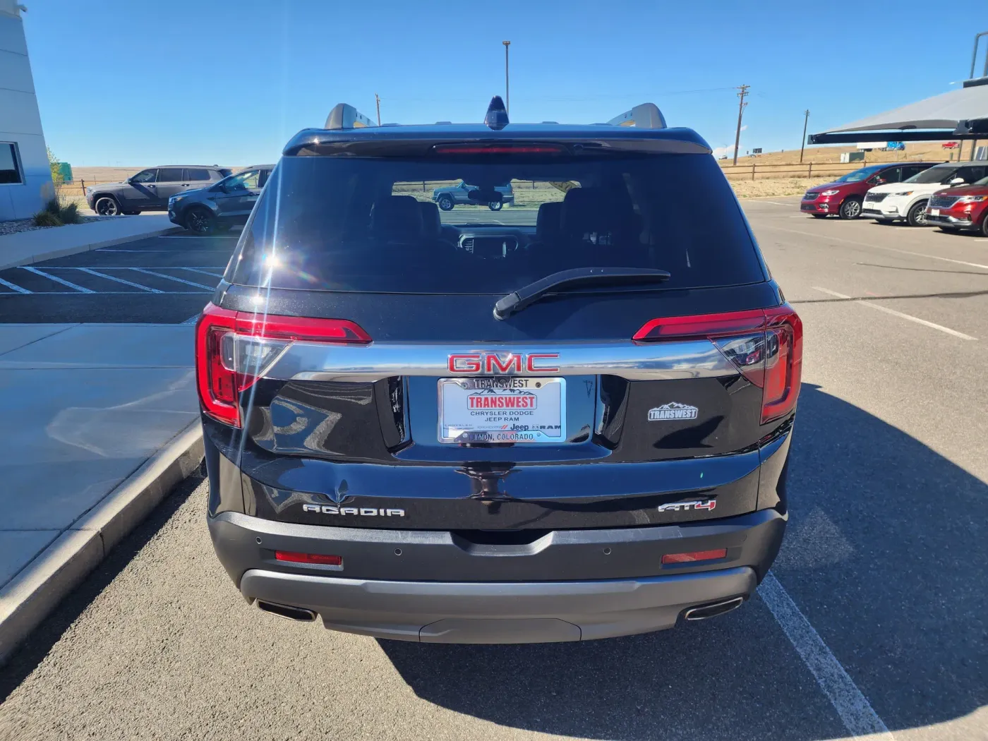 2023 GMC Acadia AT4 | Photo 5 of 29