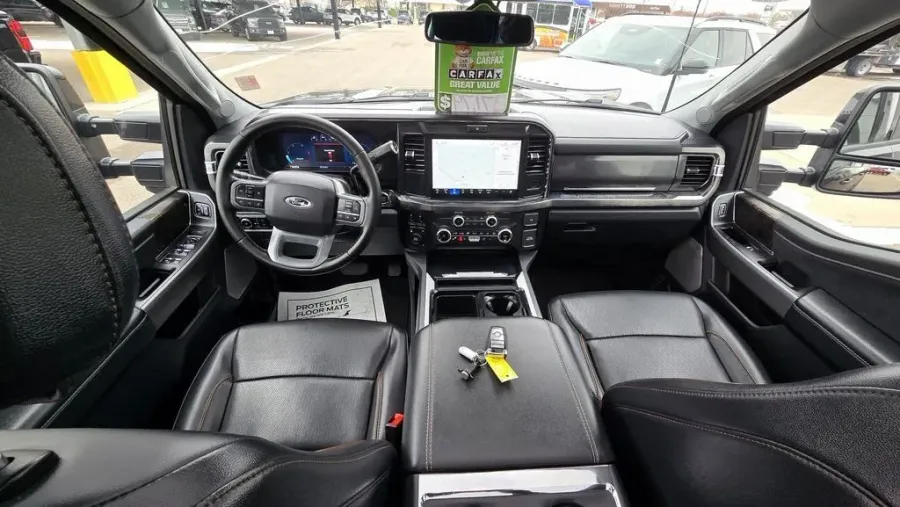 2025 Ford F-250 | Photo 27 of 31