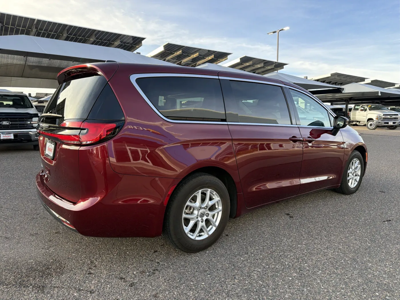 2023 Chrysler Pacifica Touring L | Photo 4 of 23