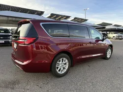 2023 Chrysler Pacifica Touring L | Thumbnail Photo 4 of 23