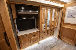 2023 Tiffin Phaeton 37BH | Thumbnail Photo 23 of 28