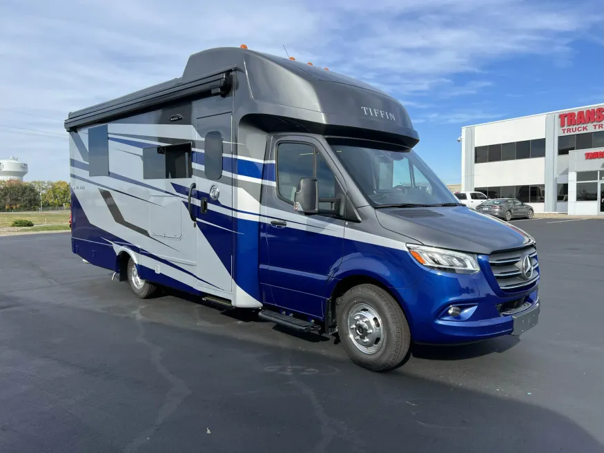 2026 Tiffin Wayfarer 25XPW | Photo 7 of 17