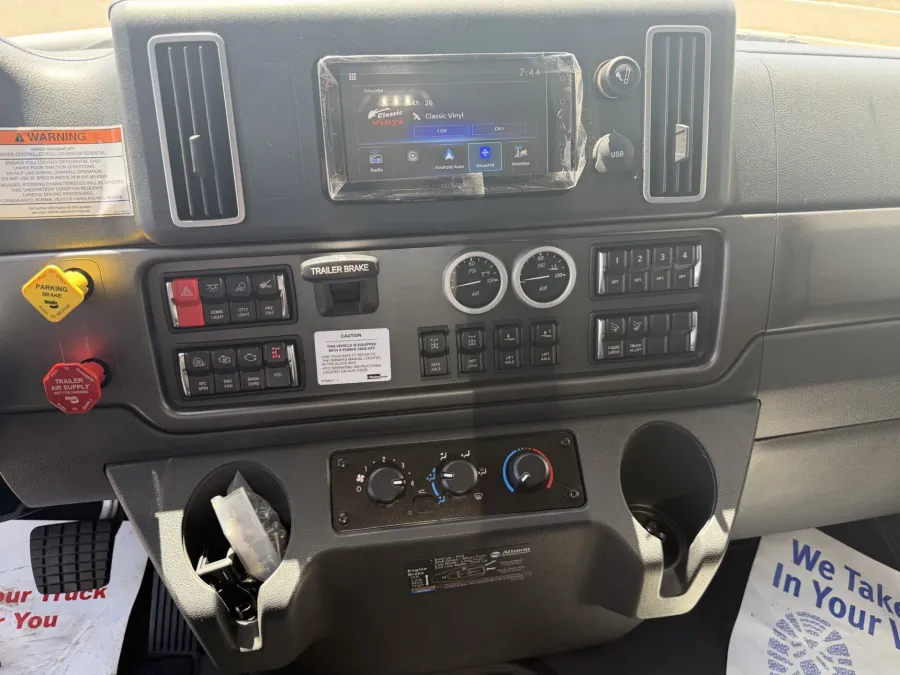 2027 Freightliner 114SD | Photo 9 of 12