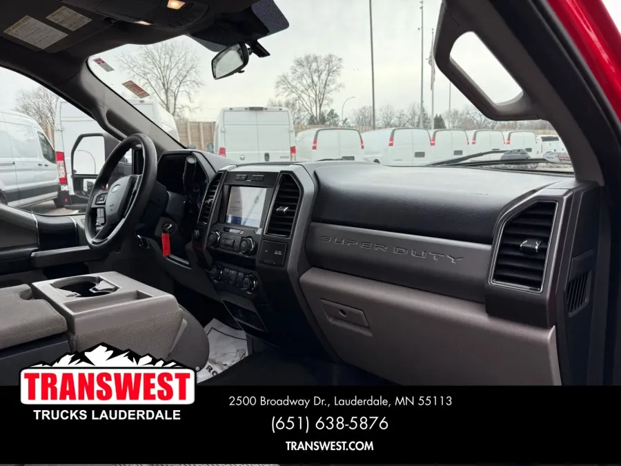 2022 Ford Super Duty F-350 XLT | Photo 6 of 21