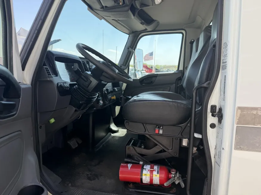 2020 International MV607 | Photo 6 of 10