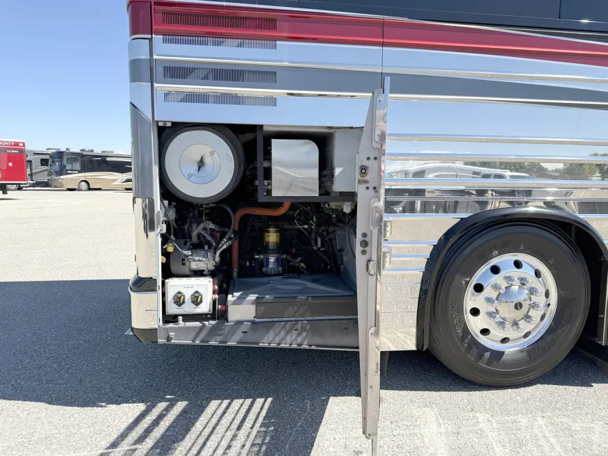 2017 Emerald Prevost X3-45 Double Slide | Photo 30 of 34