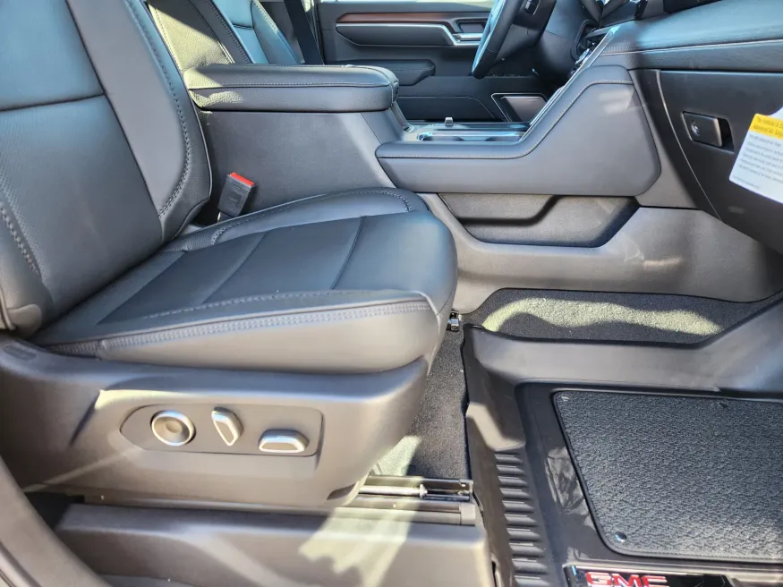 2026 GMC Sierra 2500HD Denali | Photo 17 of 31