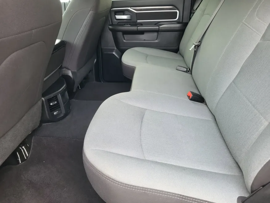 2024 RAM 3500 Chassis Cab SLT | Photo 19 of 22