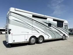 2027 Newmar Mountain Aire 3825 | Thumbnail Photo 18 of 28