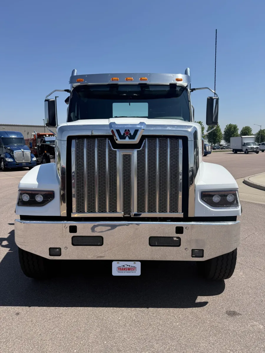 2027 Western Star 49X | Photo 13 of 13